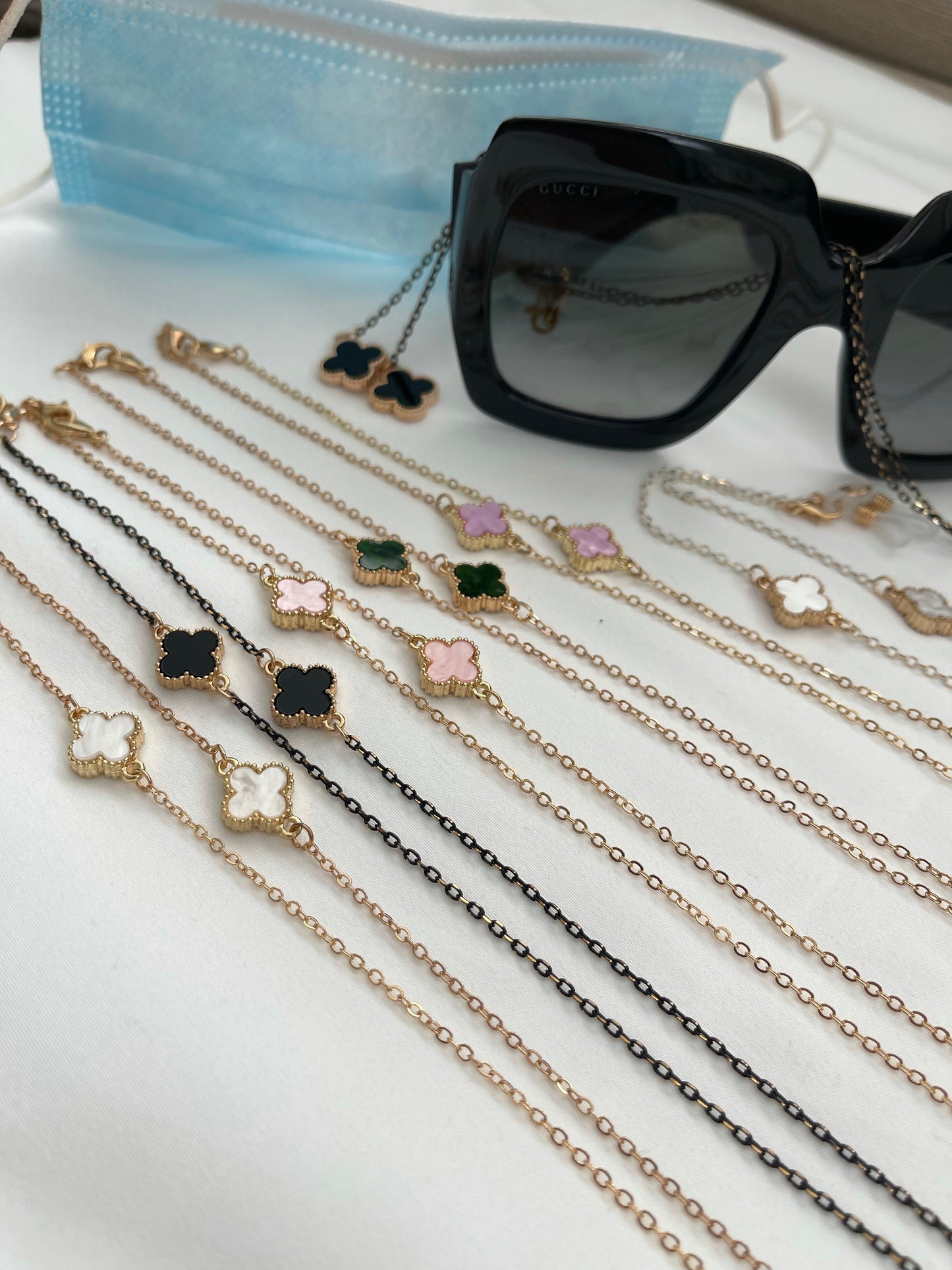 ꓭTB by E N Z 4Clover Chains