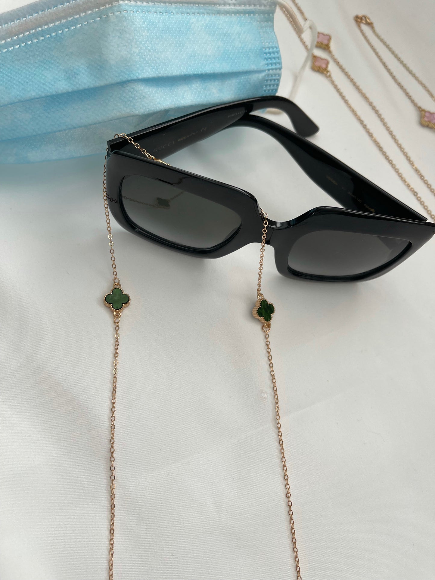 ꓭTB by E N Z 4Clover Chains